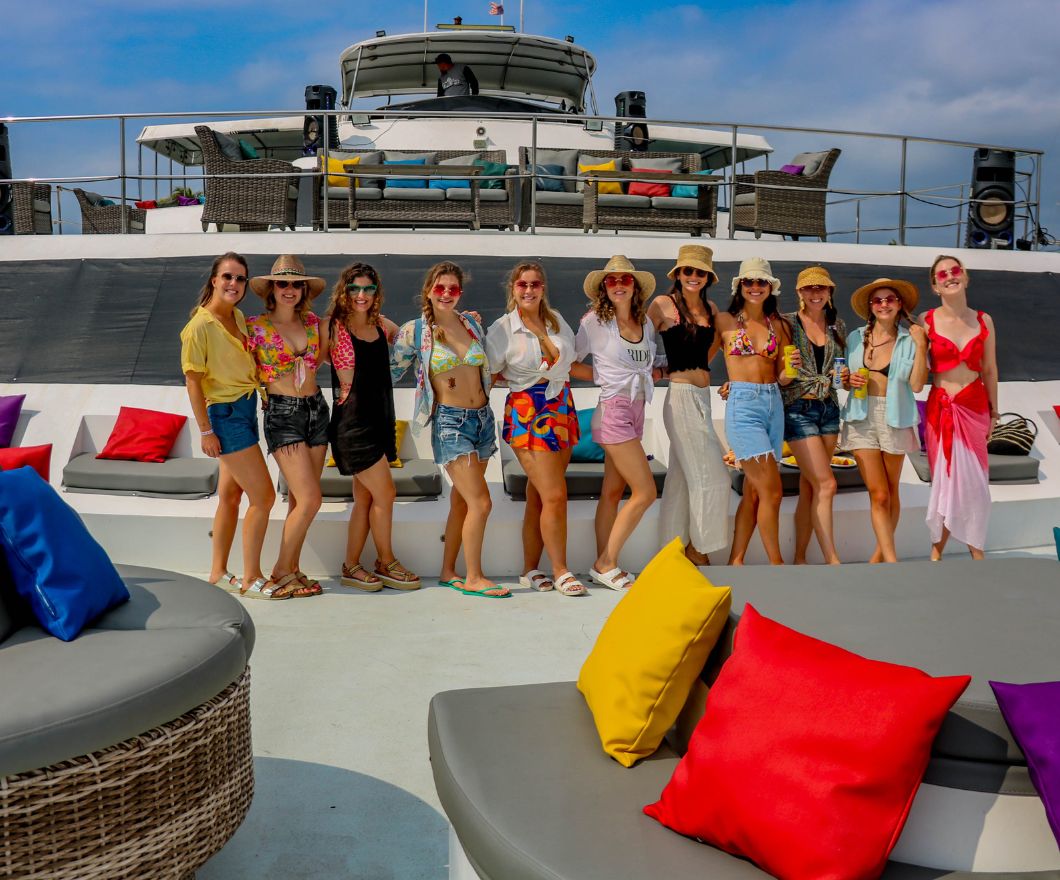 girls boat party puerto vallarta