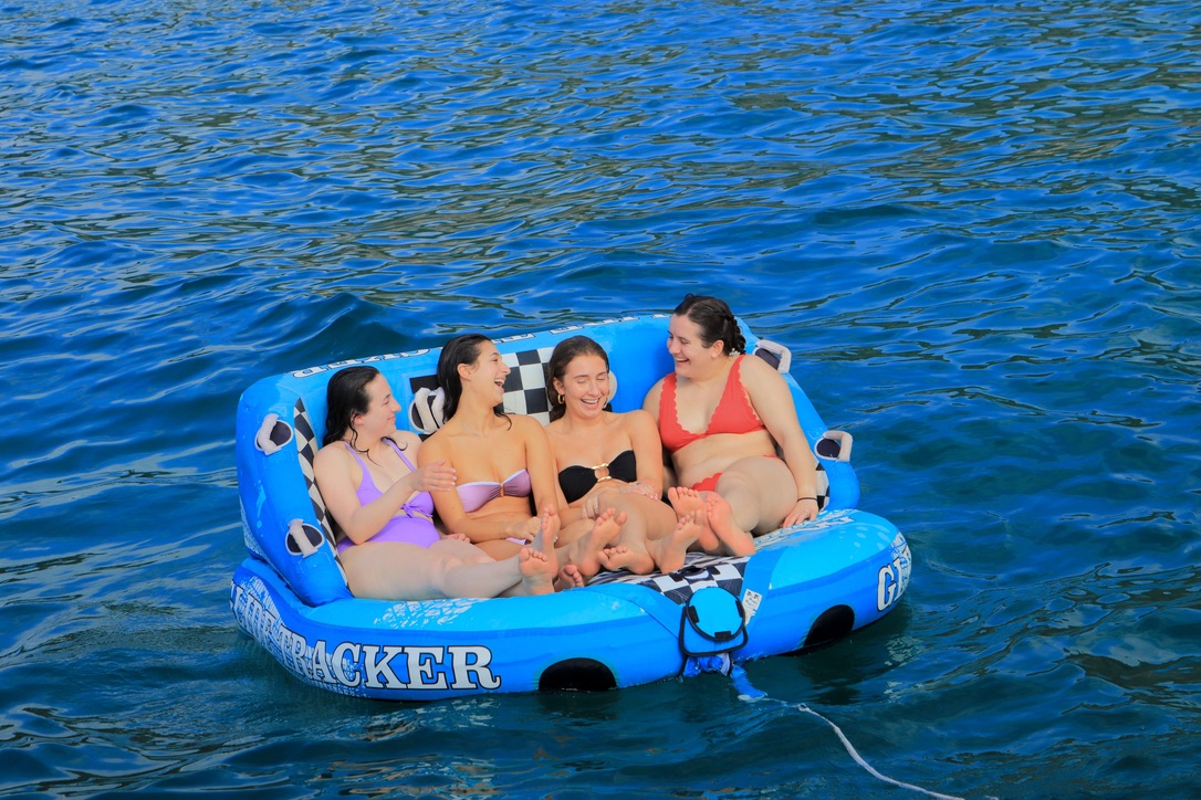 all inclusive private yacht tour amenities