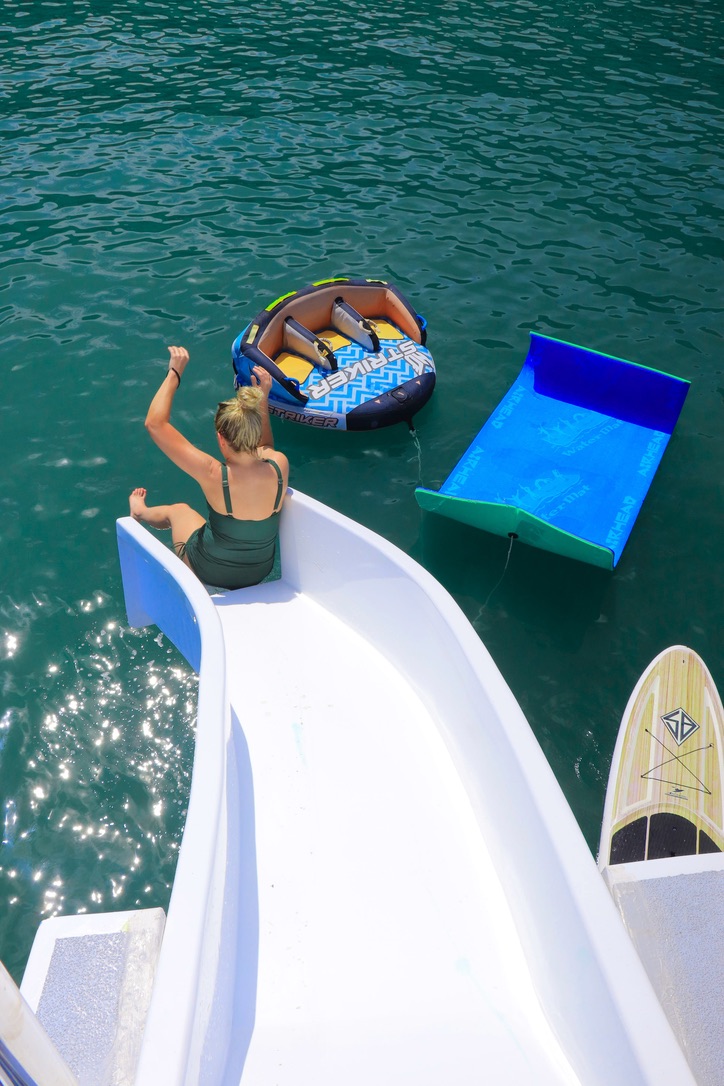 chica fun 6 ultimate celebration yacht