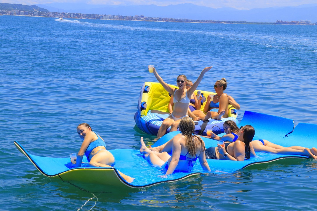 large corporate event yacht charter pv
