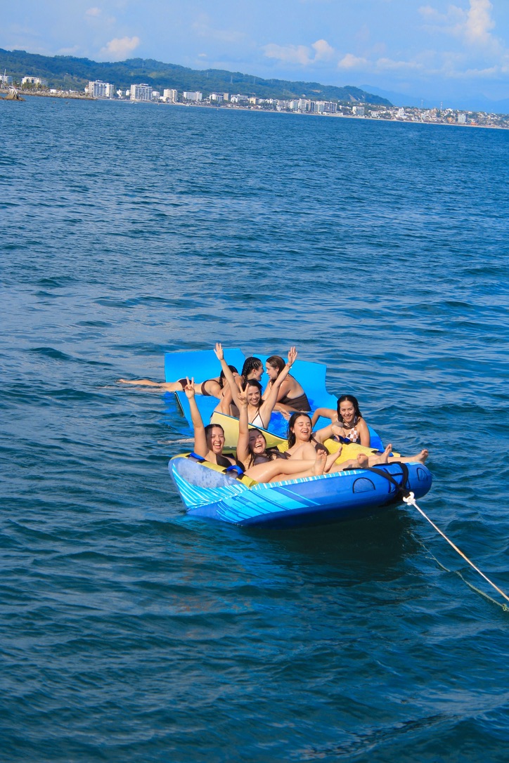 luxury group boat tour waterslides